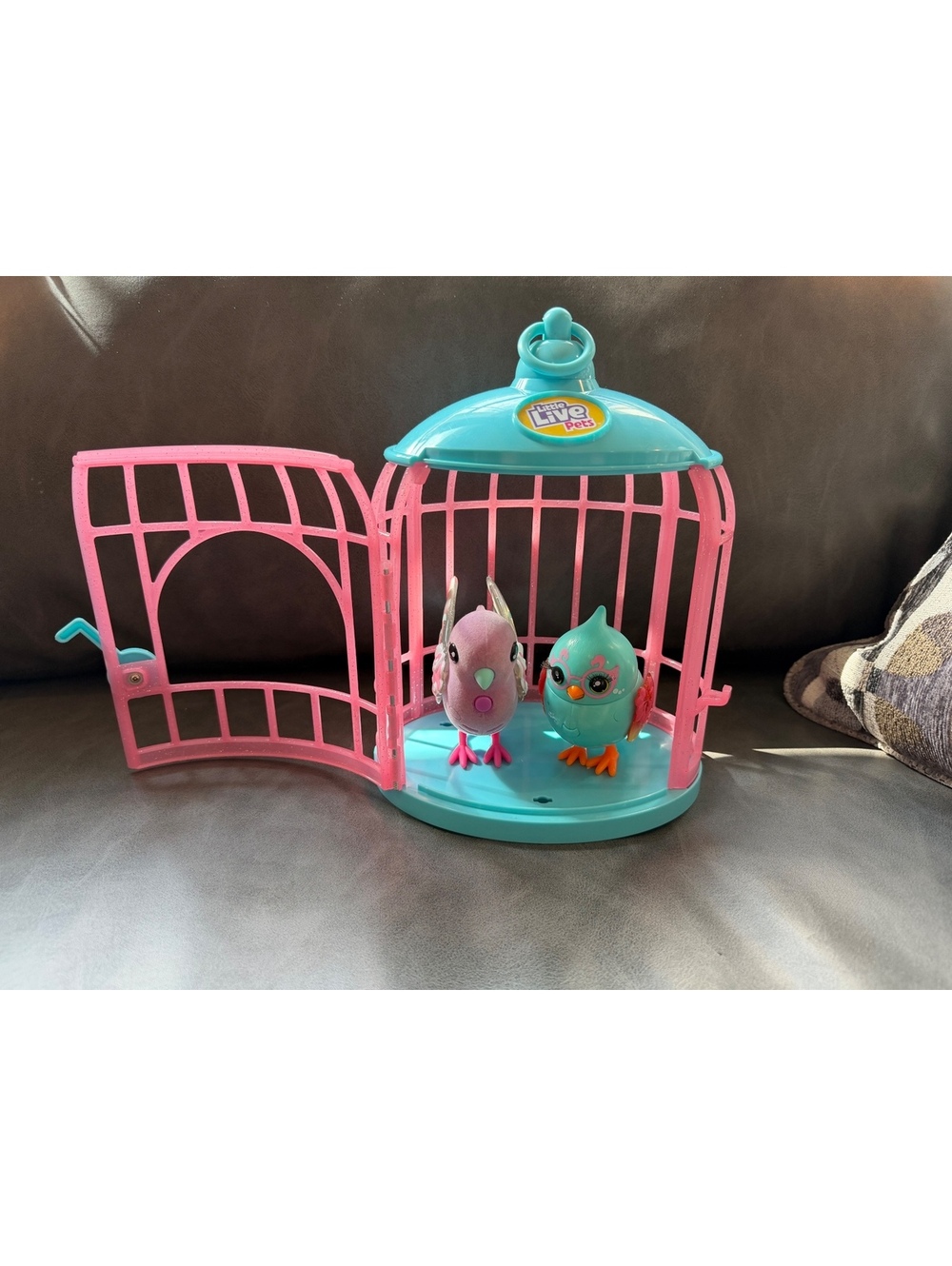 Little Live Pets Light Up Songbird Cage + 2 Birds Lil’ Bird Fashion Wings Moose